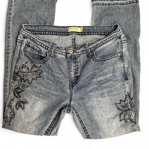 No Boundaries Embroidered Jeans 16W
